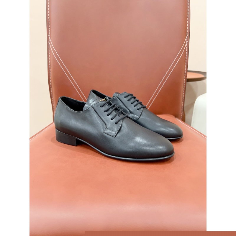 Pra*a leather shoes